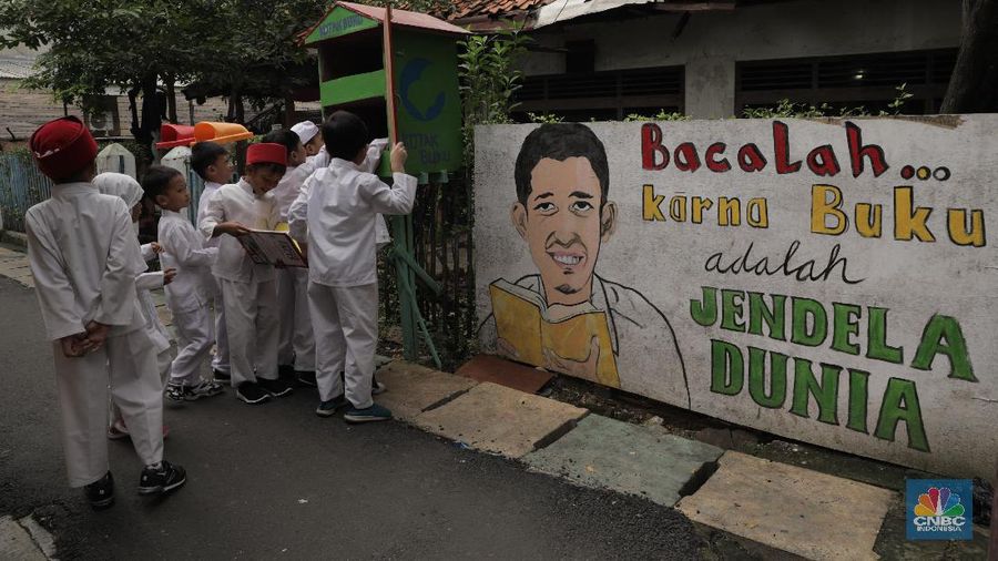 Keberadaan Kampung Literasi di Jatipulo menjadi salah satu ikhtiar untuk meningkatkan minat baca.