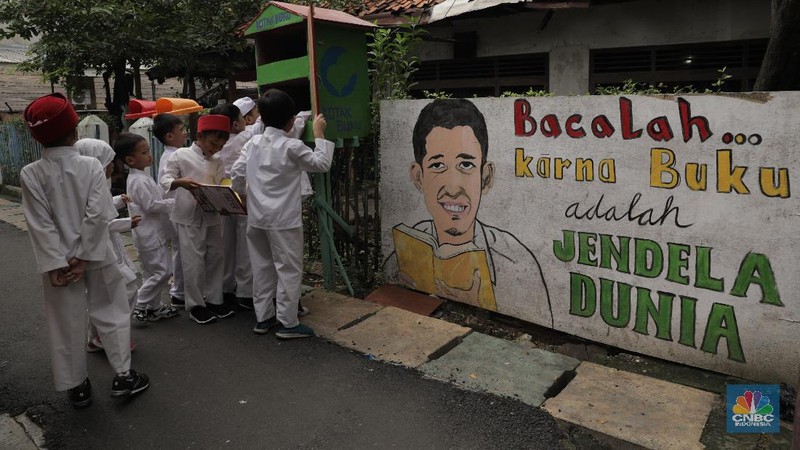 Keberadaan Kampung Literasi di Jatipulo menjadi salah satu ikhtiar untuk meningkatkan minat baca.