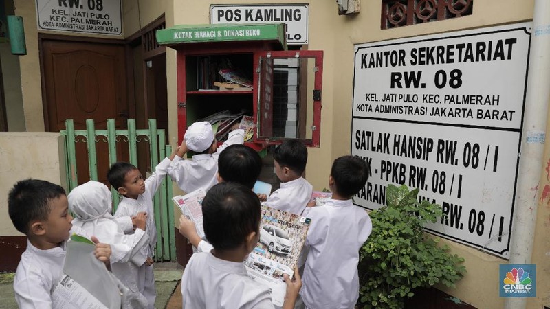 Keberadaan Kampung Literasi di Jatipulo menjadi salah satu ikhtiar untuk meningkatkan minat baca.