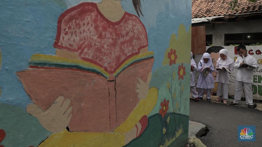 Keberadaan Kampung Literasi di Jatipulo menjadi salah satu ikhtiar untuk meningkatkan minat baca.