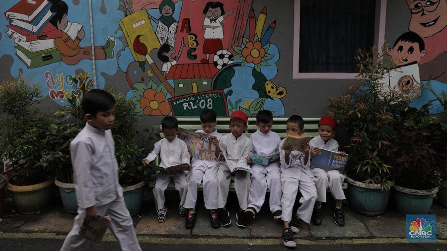Keberadaan Kampung Literasi di Jatipulo menjadi salah satu ikhtiar untuk meningkatkan minat baca.