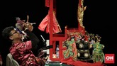 Dulu, wayang potehi dimainkan sebagai ritual pemujaan dewa di kelenteng-kelenteng. Ia juga populer sebagai hiburan kala Imlek. (CNN Indonesia/ Adhi Wicaksono)