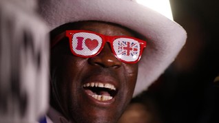 FOTO: Sorak Sorai dan Air Mata Warga Inggris Sambut Brexit