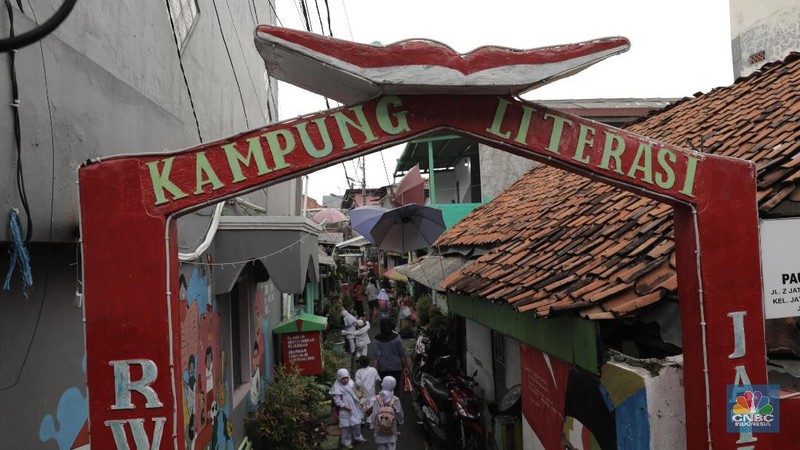 Keberadaan Kampung Literasi di Jatipulo menjadi salah satu ikhtiar untuk meningkatkan minat baca.