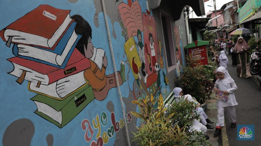 Keberadaan Kampung Literasi di Jatipulo menjadi salah satu ikhtiar untuk meningkatkan minat baca.