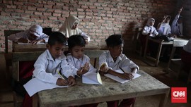 Pemda Disebut Kerap Akal-Akalan untuk Pangkas Dana BOS