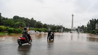 Banjir Jakarta, Jalan Sekitar Monas Turut Terendam