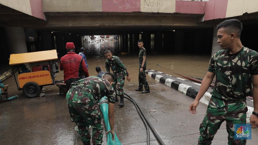 Underpass Kemayoran yang kebanjiran kembali membuat publik teringat perdebatan sengit antara Istana Kepresidenan dan Pemprov DKI Jakarta beberapa waktu lalu.