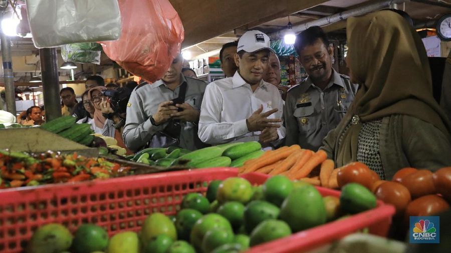 Menteri Perdagangan (Mendag) Agus Suparmanto dan Menteri Pertanian (Mentan) Syahrul Yasin Limpo melakukan sidak di Pasar Senen, Jakarta Pusat.