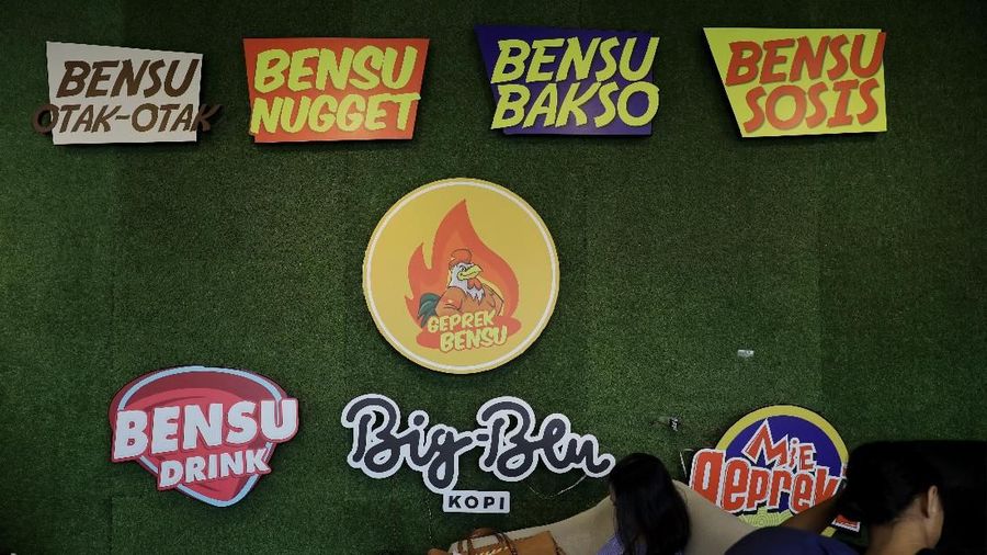 Ruben Onsu kini tidak hanya sebagai artis tapi juga pengusaha sukses.