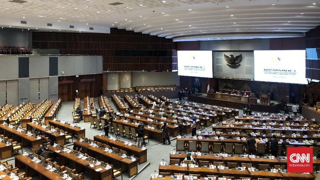 Semua Anggota DPR dan Keluarga Jalani Tes Corona