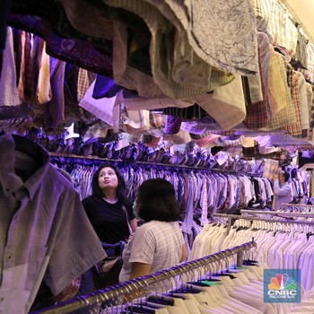 Pasar Senen, 'Surga' Pakaian Bekas Korea Hingga Jepang