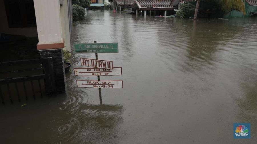 Banjir melanda Kecamatan Periuk, Kota Tangerang, Banten.