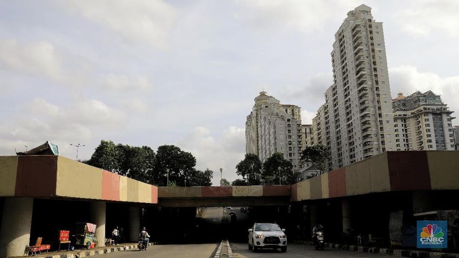 Usai dilanda banjir terowongan itu kini dapat dilalui kendaraam bermotor.  (CNBC Indonesia/Andrean Kristianto)