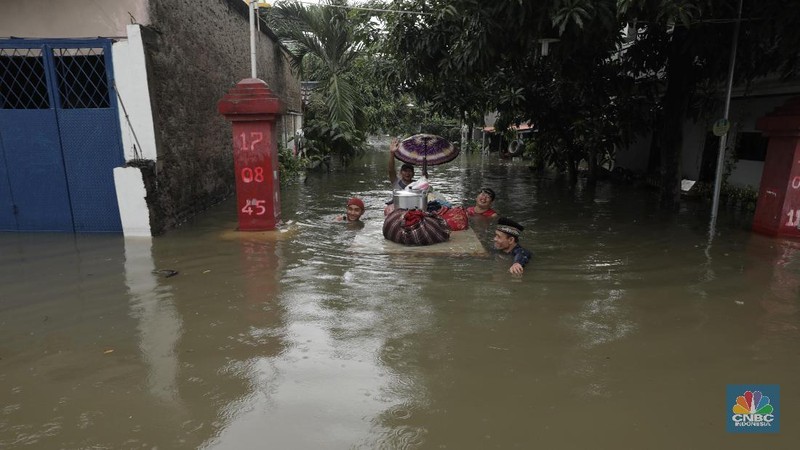 Banjir melanda Kecamatan Periuk, Kota Tangerang, Banten.