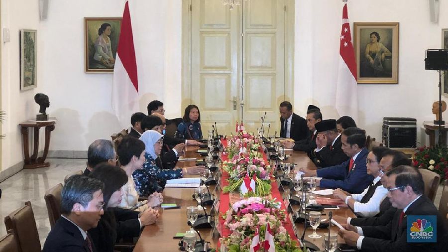 Presiden Joko Widodo (Jokowi) menerima kunjungan kenegaraan Presiden Singapura Halimah Yacob di Istana Kepresidenan Bogor