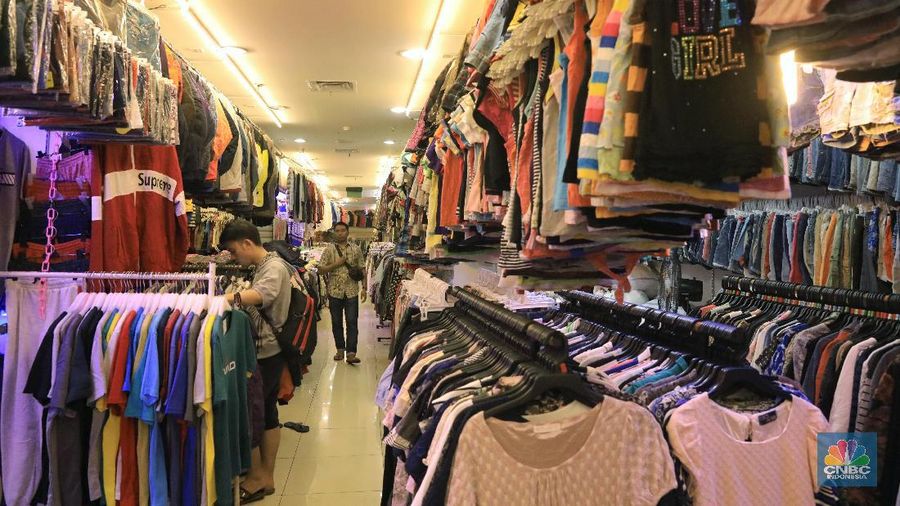 Pakaian Bekas Impor (CNBC Indonesia/Andrean Kristianto)