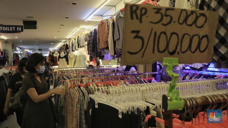 Pakaian Bekas Impor (CNBC Indonesia/Andrean Kristianto)
