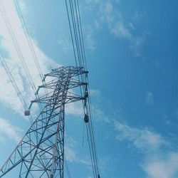 PLN Bangun Tol Listrik Sampai ke Maluku, Segini Panjangnya..