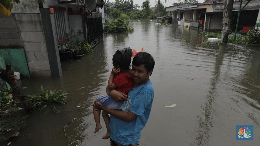 Banjir melanda Kecamatan Periuk, Kota Tangerang, Banten.