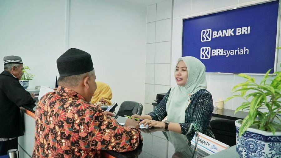Harga saham dua anak usaha BBRI yaitu PT Bank BRI Syariah Tbk (BRIS) dan PT Bank Rakyat Indonesia Agroniaga Tbk (AGRO) melesat ke batas atas.