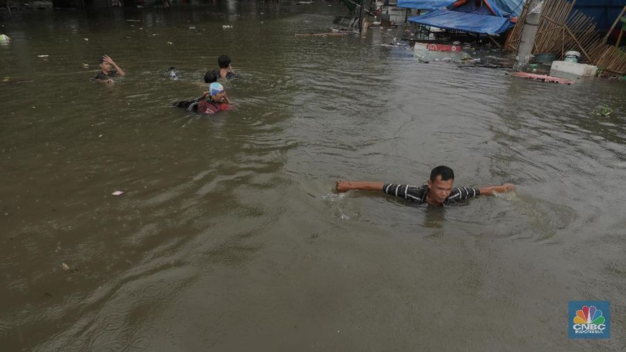Banjir melanda Kecamatan Periuk, Kota Tangerang, Banten.