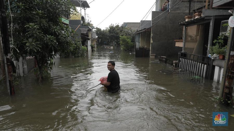 Banjir melanda Kecamatan Periuk, Kota Tangerang, Banten.