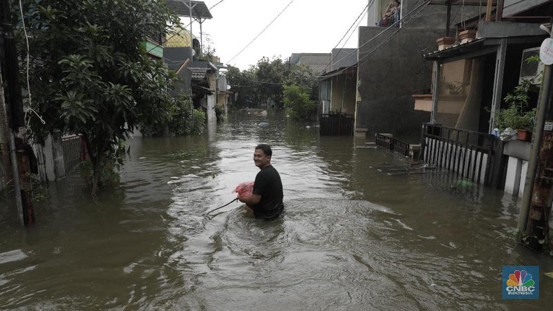 Banjir melanda Kecamatan Periuk, Kota Tangerang, Banten.