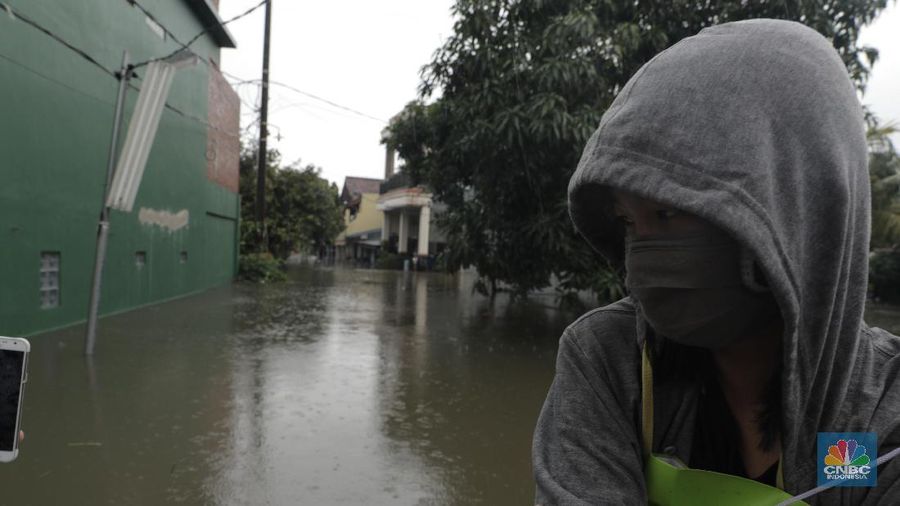 Banjir melanda Kecamatan Periuk, Kota Tangerang, Banten.