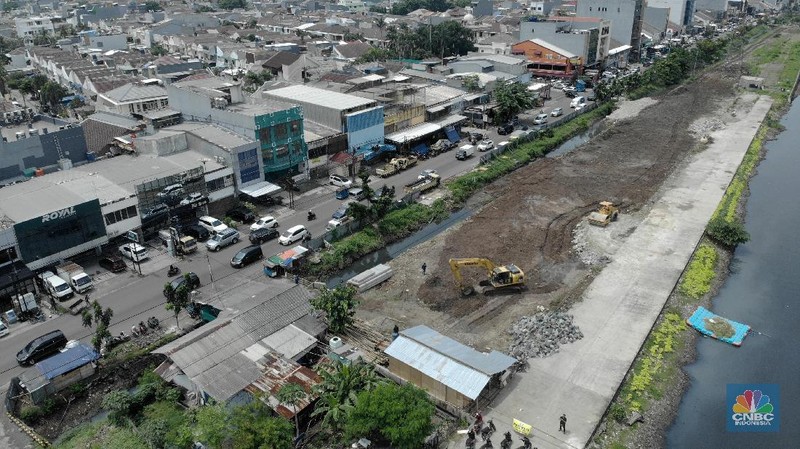 RTH itu berada di Jalan Pluit Karang Indah Timur, Jakarta Utara.