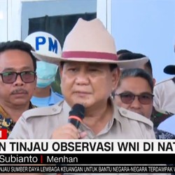 Bertopi Koboi Kunjungi Natuna, Prabowo: Saya Beri Keyakinan