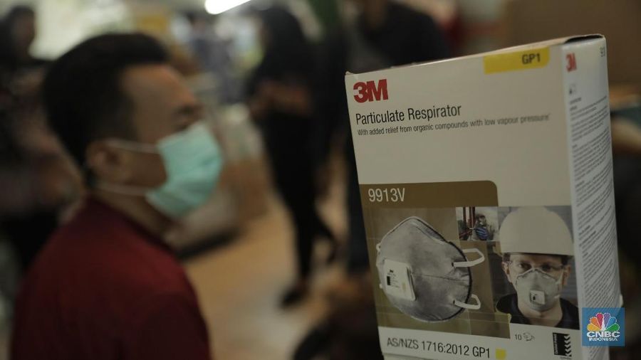 Harga Masker Melonjak Tajam Karena Virus Corona. (CNBC Indonesia/Tri Susilo)