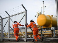 Ribut Harga Gas Industri, Kontraktor Migas Bakal Dikorbankan?