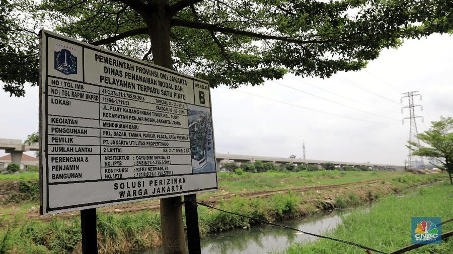 RTH itu berada di Jalan Pluit Karang Indah Timur, Jakarta Utara.