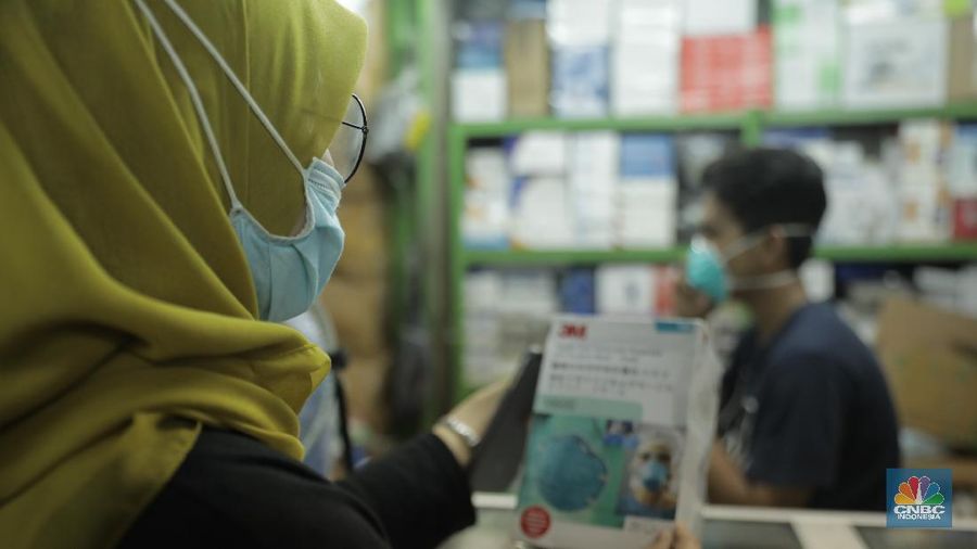 Harga Masker Melonjak Tajam Karena Virus Corona. (CNBC Indonesia/Tri Susilo)