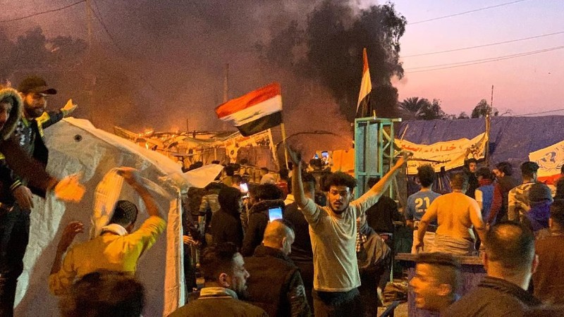 Demonstrasi di Irak berakhir rusuh. Sebanyak delapan orang tewas dan 52 lainnya luka-luka.