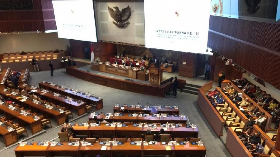 Dalam draf revisi UU No 38 tahun 2004 itu terdapat tambahan aturan mengenai Dana Jalan.