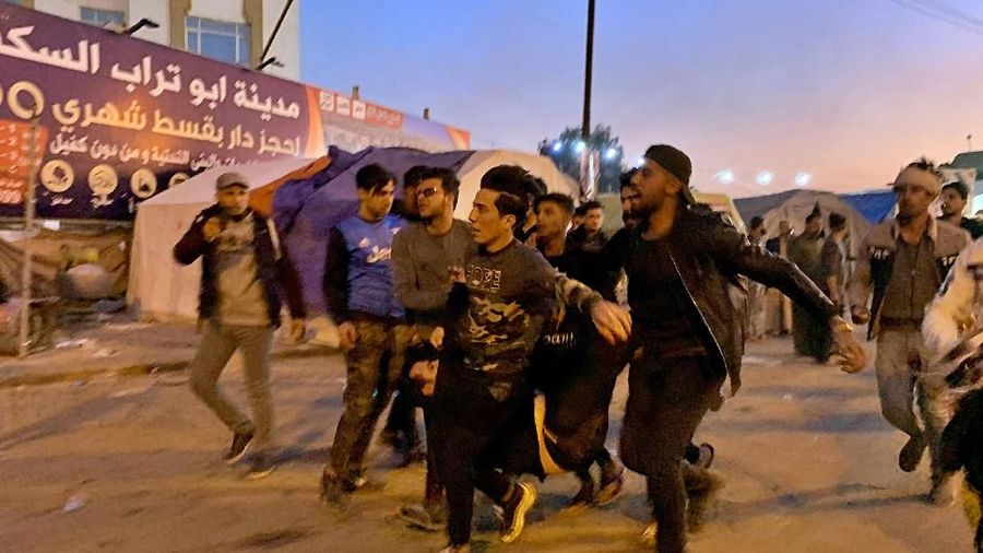 Demonstrasi di Irak berakhir rusuh. Sebanyak delapan orang tewas dan 52 lainnya luka-luka.