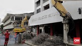 Proses revitalisasi TIM yang ditargetkan selesai pada 2021 sudah memasuki tahap II yakni membongkar gedung Graha Bhakti Budaya dan Galeri Cipta I. (CNN Indonesia/Adhi Wicaksono)