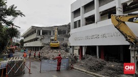 Revitalisasi TIM Berlanjut, Graha Bhakti Budaya Dibongkar