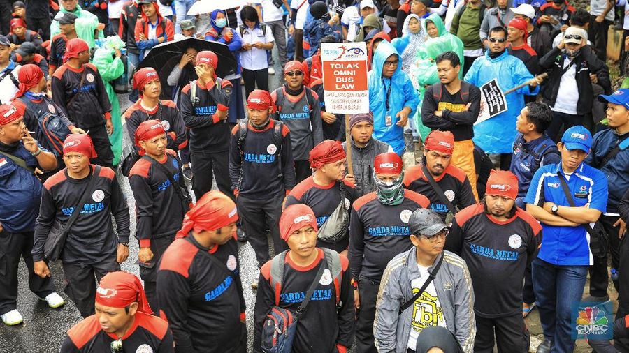 Omnibus law terus ditolak oleh serikat buruh.