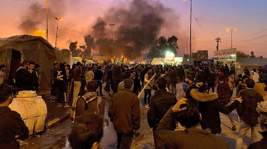 Demonstrasi di Irak berakhir rusuh. Sebanyak delapan orang tewas dan 52 lainnya luka-luka.
