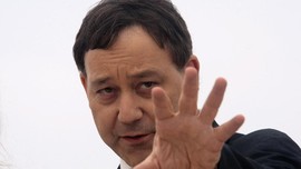 Sam Raimi Disebut Bakal Sutradarai Doctor Strange 2