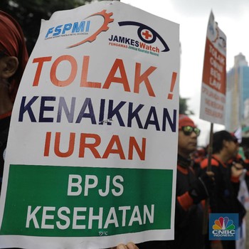 Penampakan Buruh Geruduk Kantor Terawan Tolak Iuran BPJS Naik