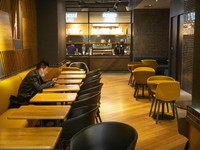 Hotel & Restoran Megap-Megap, Tahun Depan Harapan Terakhir!