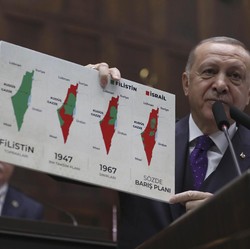 Erdogan Sebut Bunga Tinggi 'Setan', Turki Krisis Mata Uang