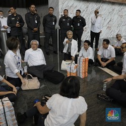 Ricuh! Pertemuan OJK-Nasabah Jiwasraya Jadi 'Tegang'