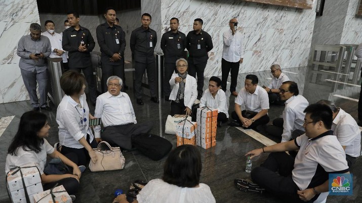 Ricuh! Pertemuan OJK-Nasabah Jiwasraya Jadi 'Tegang' Otoritas Jasa Keuangan (OJK) menggelar pertemuan dengan nasabah PT Asuransi Jiwasraya.