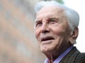 Aktor Legendaris Kirk Douglas Meninggal di Usia 103 Tahun