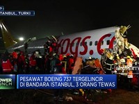 Pesawat Boeing Asal Turki Tergelincir, Terbelah Jadi Tiga